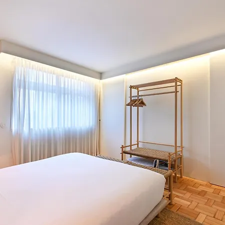 Sleep In Office By On * 波尔图