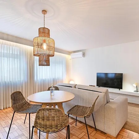 Sleep In Office By On Appartement Porto